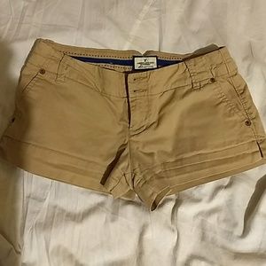 American Eagle kaki short low rise short s